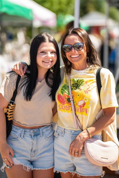 Experience the Gladstone Farmers Market together